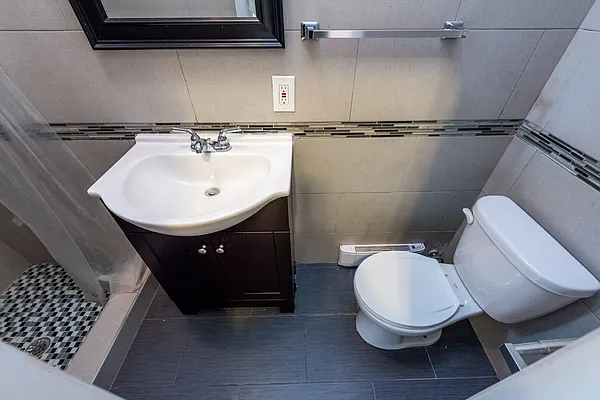 Rented by Nooklyn NYC LLC | media 7