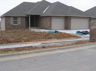 1210 E Fieldstone Dr, Ozark, MO 65721