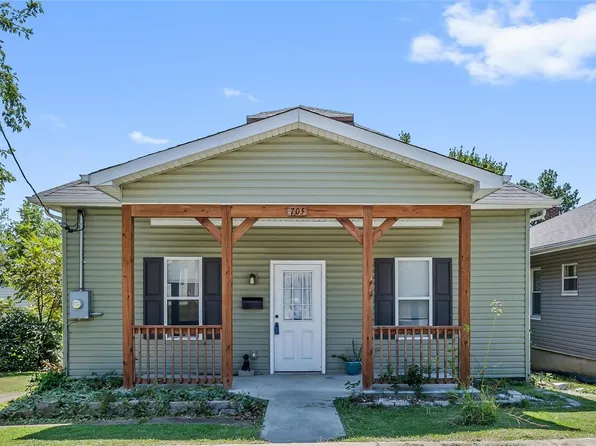 705 W Miller St, De Soto, MO 63020