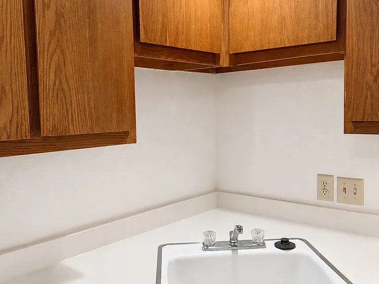 Port Vista Apartments — Photo 7