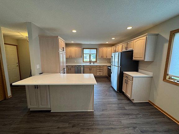 3rd image of 2608 10th St SW