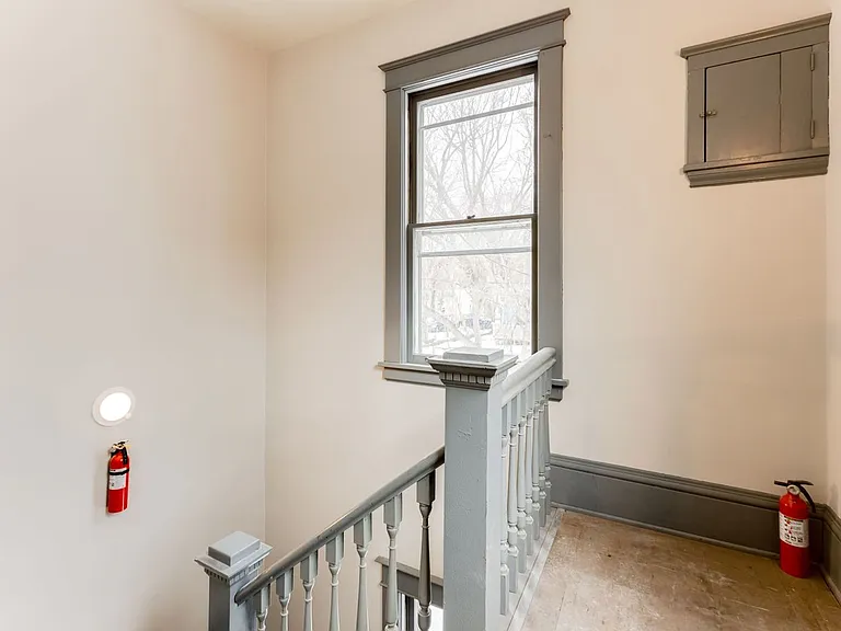273 W Sturgis St — Photo 23