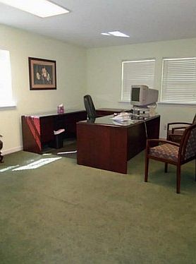 5th image of 3570 King Dr