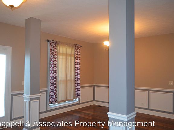 4th image of 121 Bainbridge Dr