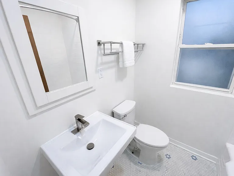5833 W Peterson Ave #1 — Photo 9
