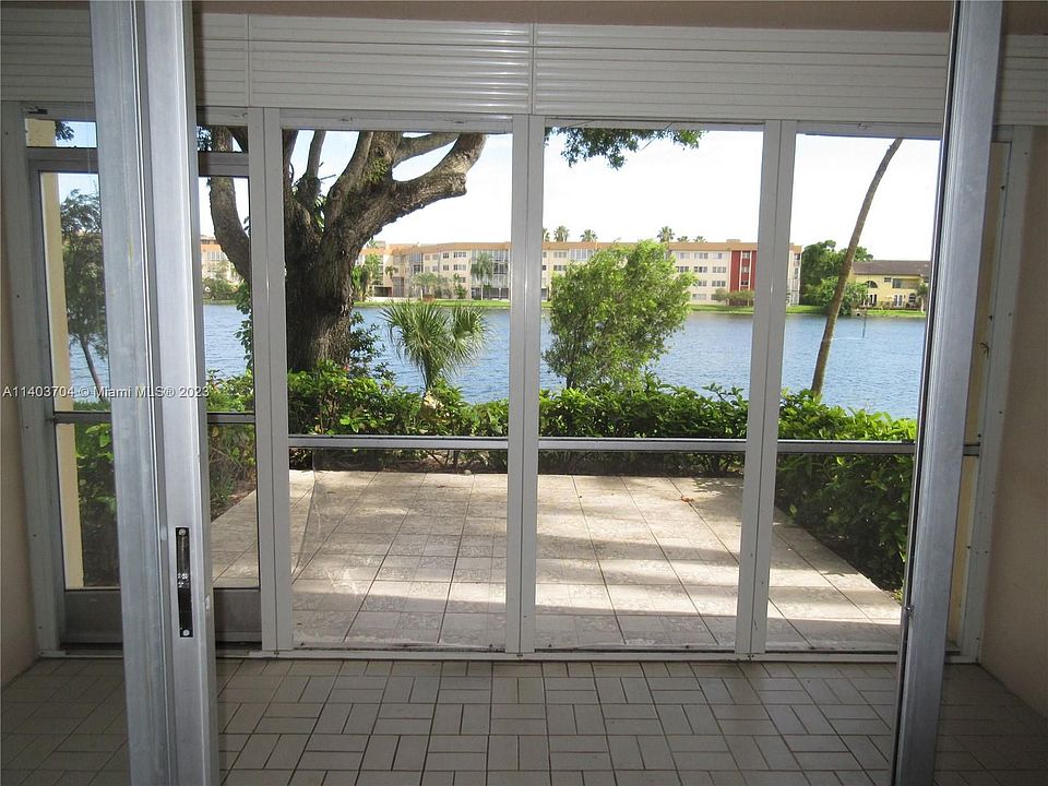 1st image of 920 NE 199th St #1R