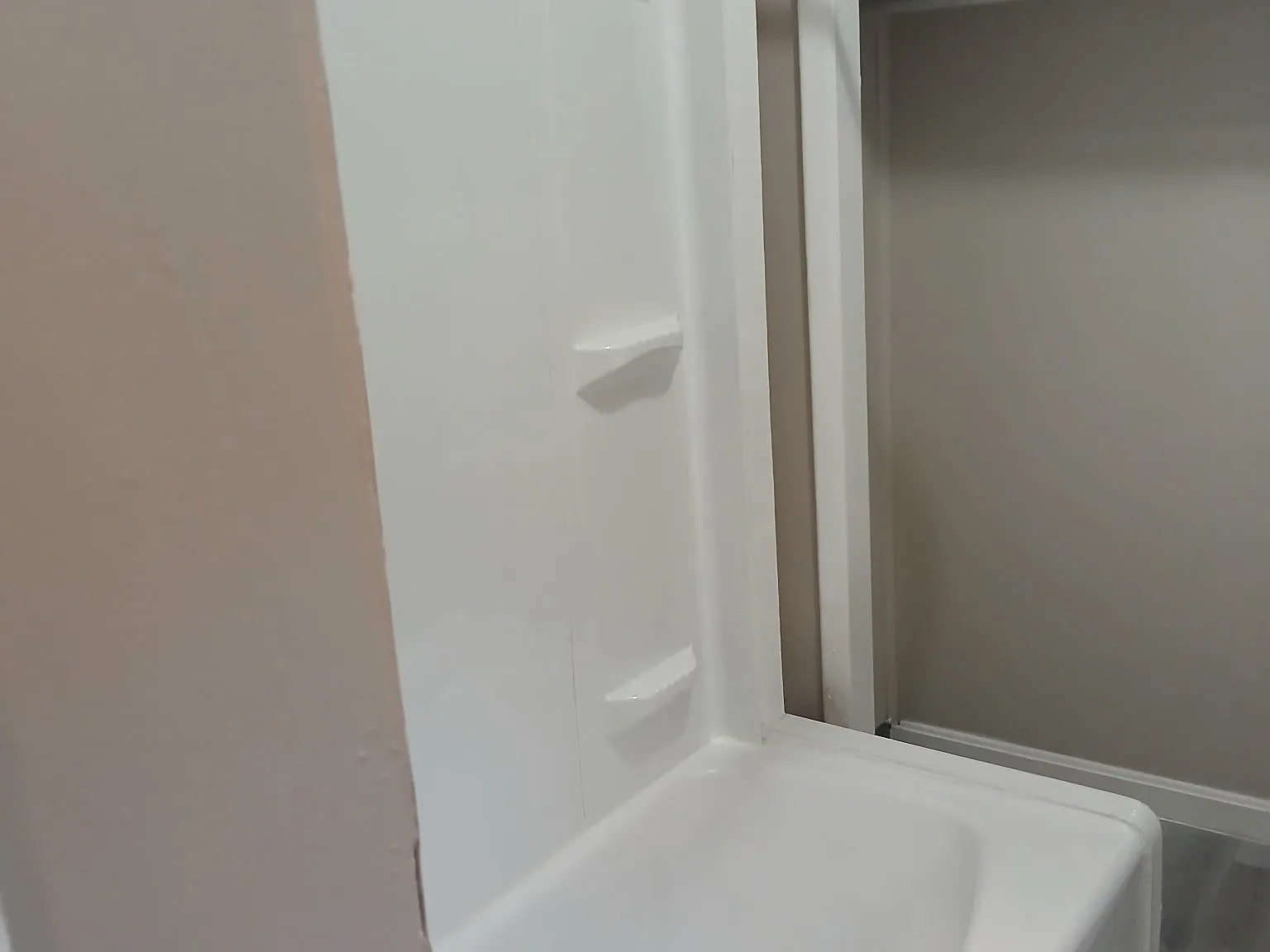 3 bed, 1200 sqft, $1,000 — Photo 4