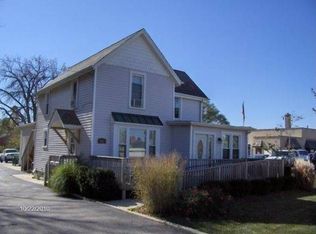 942 E State St, Geneva, IL 60134