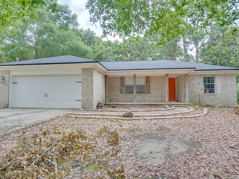8262 Pamplona St — Photo 1