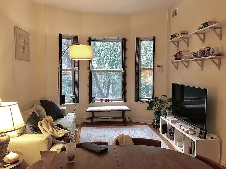 1st image of 45 W 94th St #2S