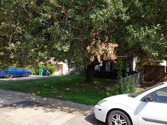 3rd image of 1005 Sierra Dr