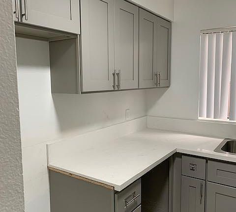 4th image of 817 Walnut St Unit 17