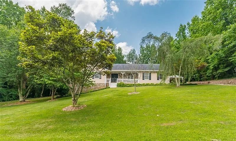 1st image of 204 Hickory Rdg