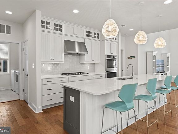 3rd image of 12199 Collins Rd