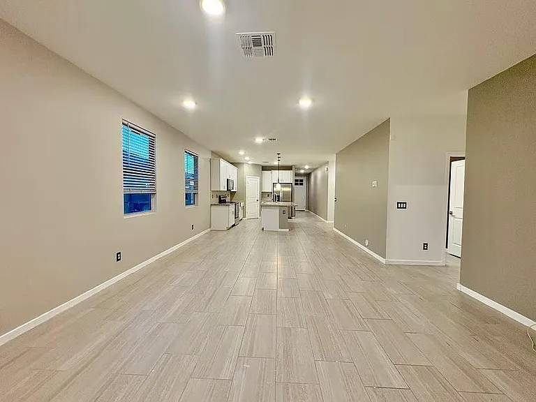 1325 S 223rd Dr — Photo 5