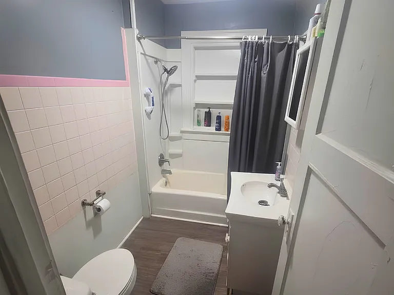 810 N Bradley Ave #1 — Photo 3