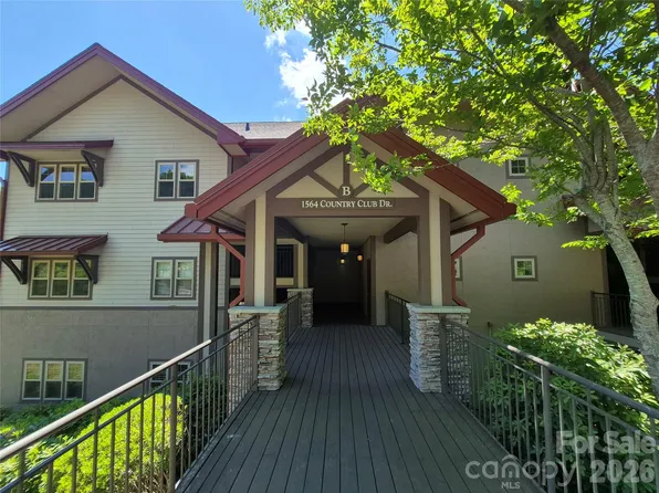 1564 Country Club Dr #B301, Maggie Valley, NC 28751
