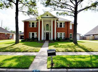 815 W Green Belt Dr, Sugar Land, TX 77498
