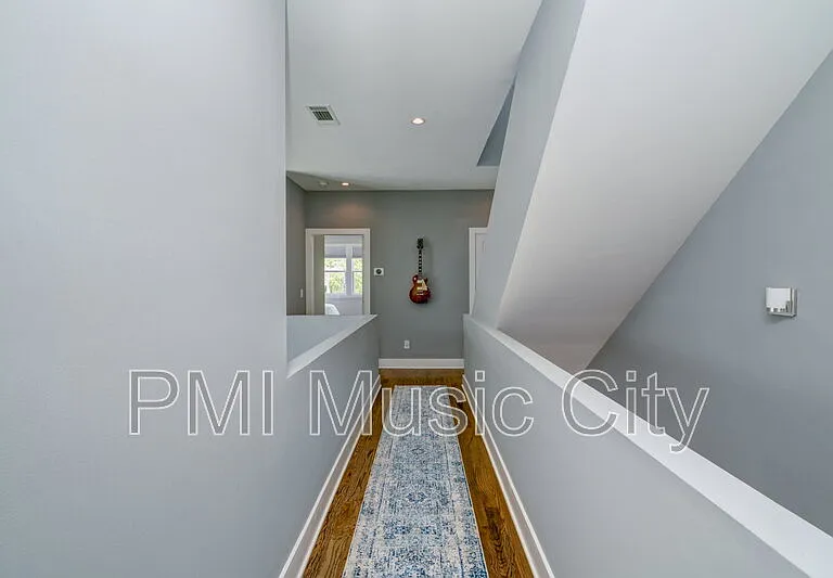 936 Southside Pl — Photo 37