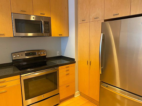 4th image of 530 Chestnut St APT 309