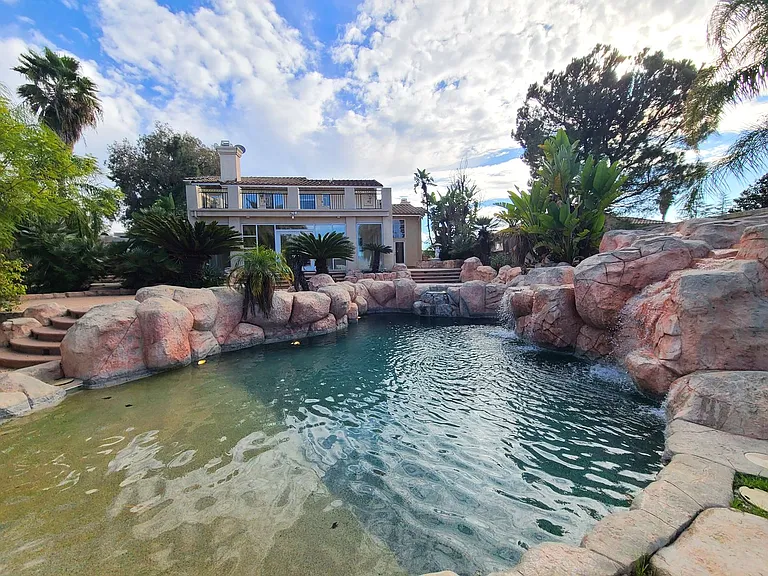 306 Edgemont Dr — Photo 3