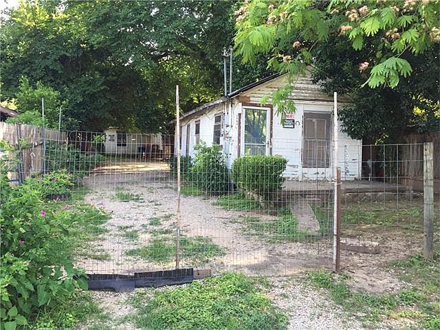 2nd image of 1503 E 3rd St
