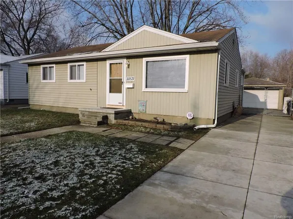 22531 Ira Blvd, Warren, MI 48091