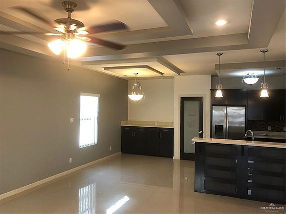 3rd image of 1304 E Daffodil APT B