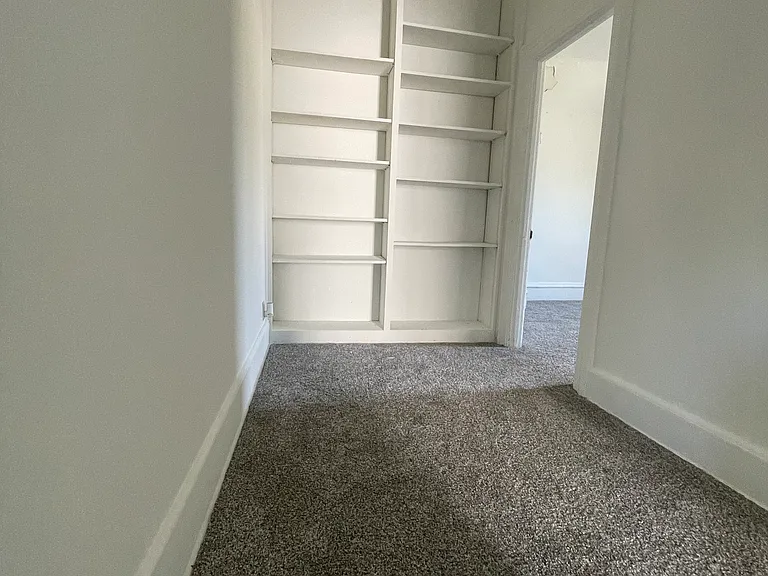 39 Center St — Photo 14