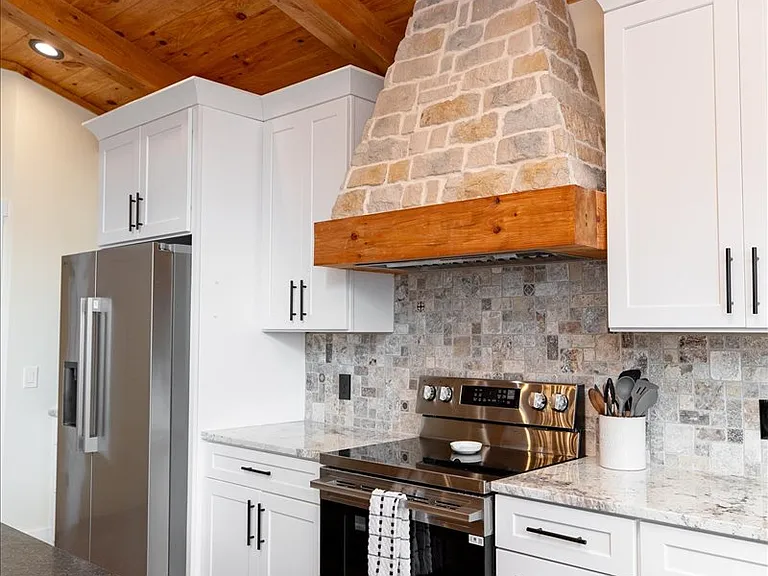 458 Palisade Dr — Photo 37