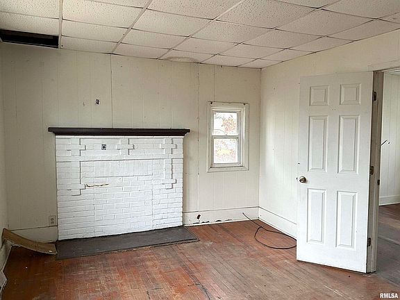 4th image of 410 S Ash St