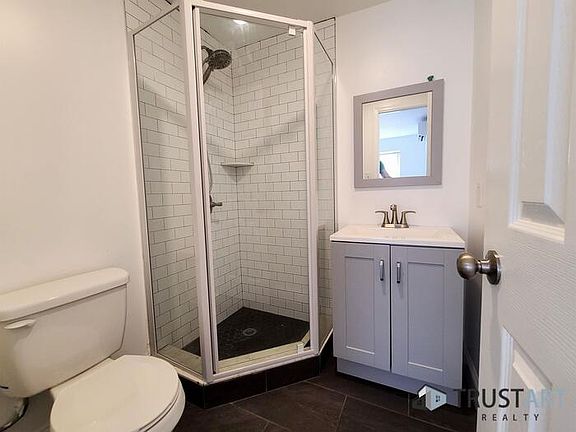 3rd image of 4732 Longshore Ave Floor 1