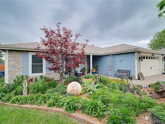 3rd image of 927 Jasara Cir