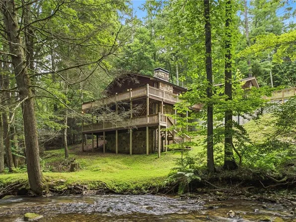 35 Laurel Ridge Dr, Ellijay, GA 30536
