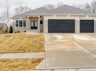 3121 SW Blue Ribbon St, Lees Summit, MO 64082