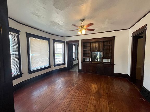 2nd image of 2864-66 N Cramer St