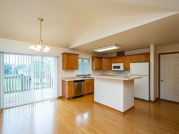 4th image of 4-7 Redtail Ct #4