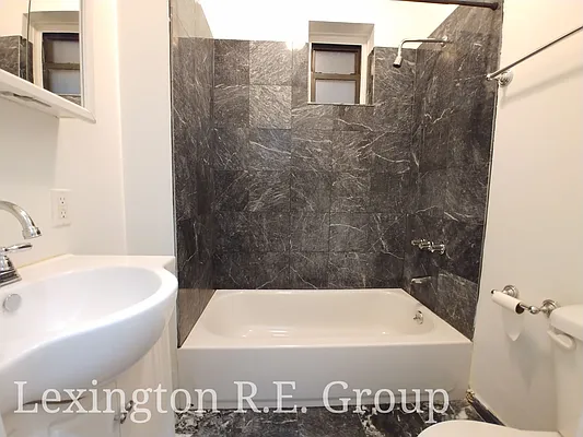 Rented by Lexington Real Estate Group | media 3