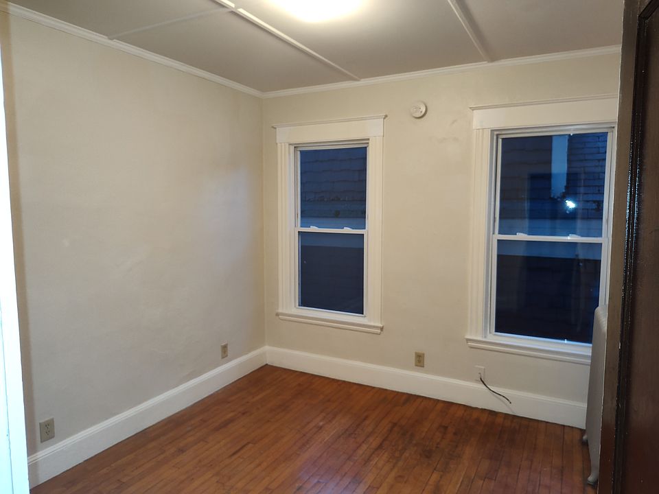 2nd image of 54 Grant St APT 2