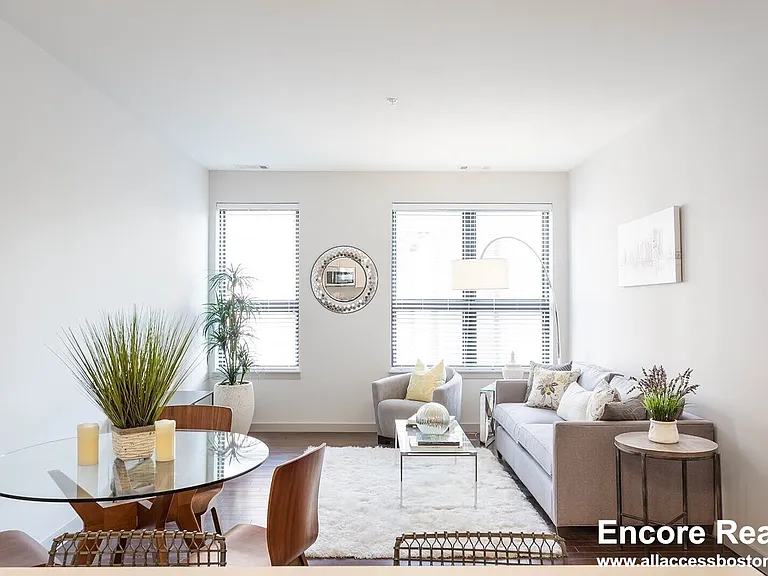 40 Marion St #207 — Photo 6