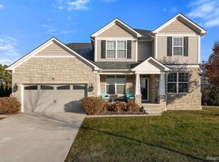 16089 Diamante Dr, Macomb, MI
