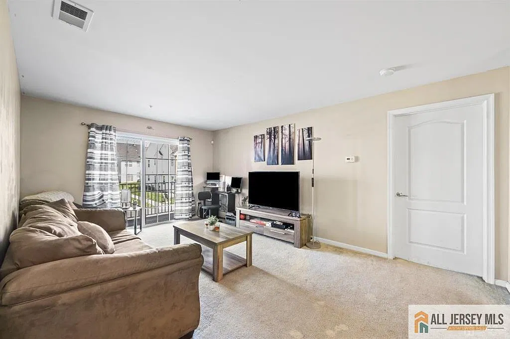 2 bed, 2.0 bath, 1181 sqft, $2,450 — Photo 4