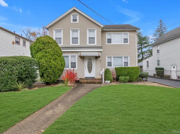 32 Fifth Street, Valley Stream, NY 11581