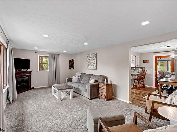5th image of 576 Anna Mae Dr