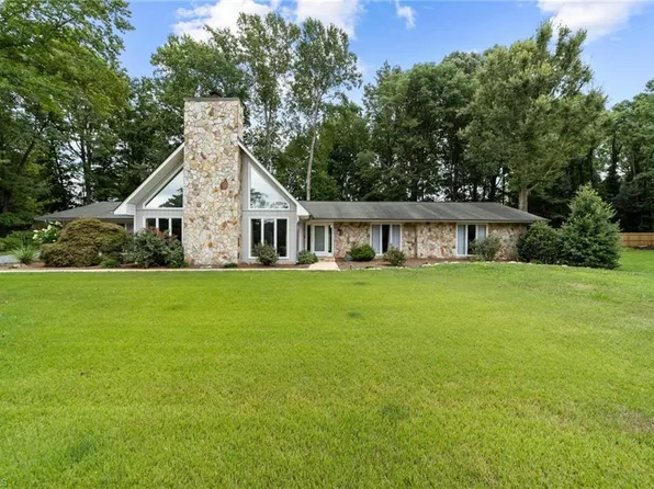 2022 Ledford Rd, Greensboro, NC 27406