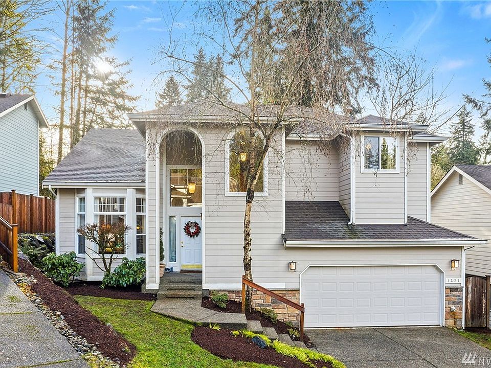 1st image of 1324 196th Pl SW