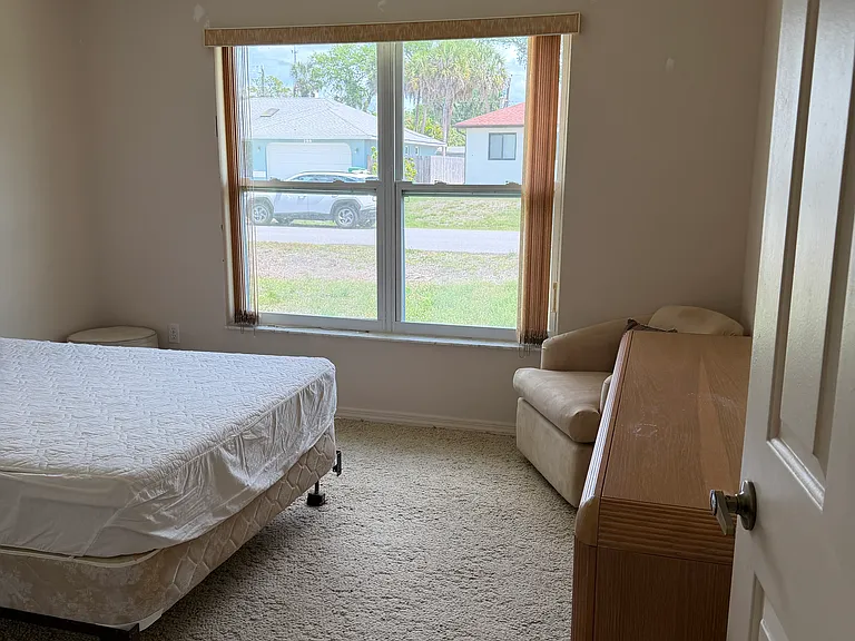 407 Border St — Photo 14