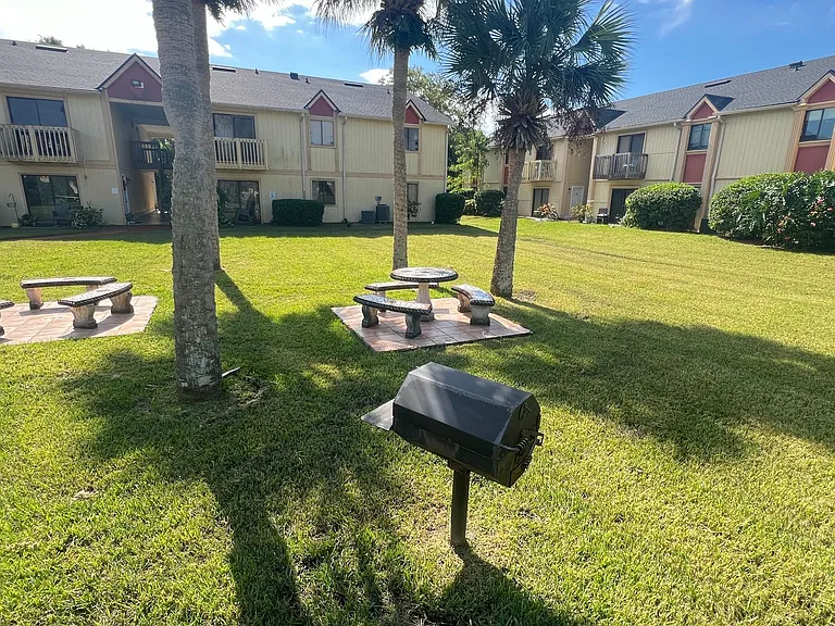 2130 Forest Knoll Dr NE #108 — Photo 25
