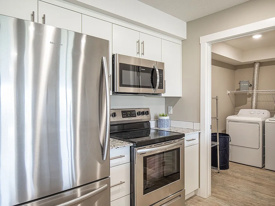 171 Skyview Bay NE