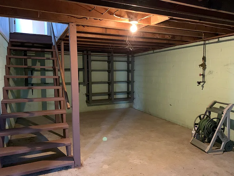4136 Lincoln Way E — Photo 31